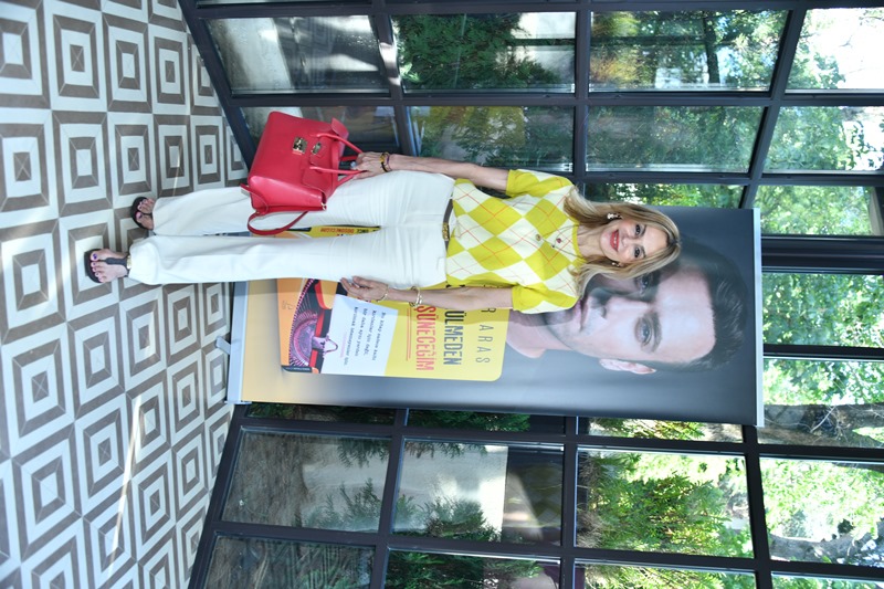 Özgür Aras��n 14�üncü Kitab� �Art�k Üzülmeden Önce Dü�ünece�im� Görkemli Bir Davetle Tan�t�ld� 